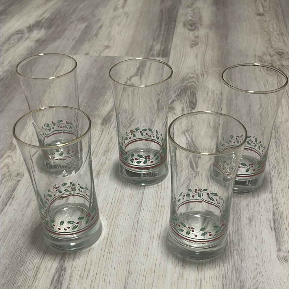Arby's 1987 Christmas Holly Berry Set Glassware 5 Pieces